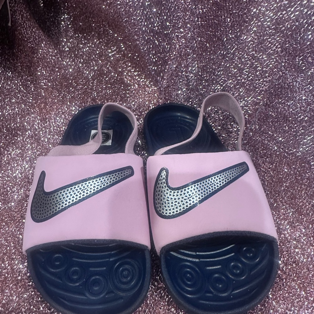 Girls Nike slides 10